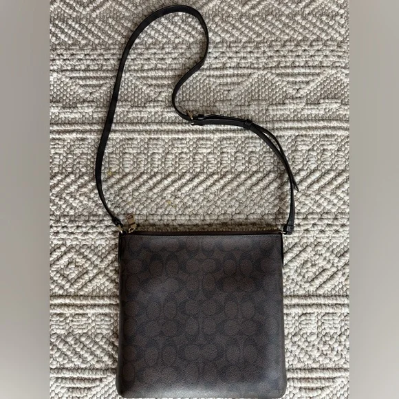 100% Authentic Coach Crossbody Bag - Picture 3 of 12
